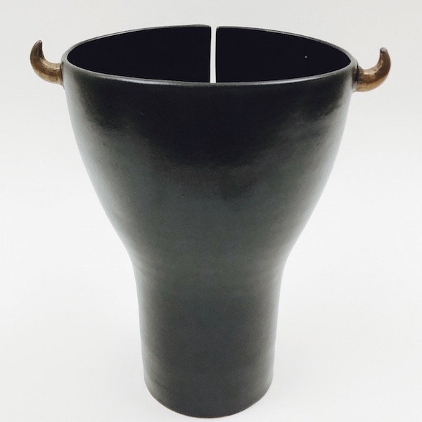 DaLo - Black Ceramic Bull Vase