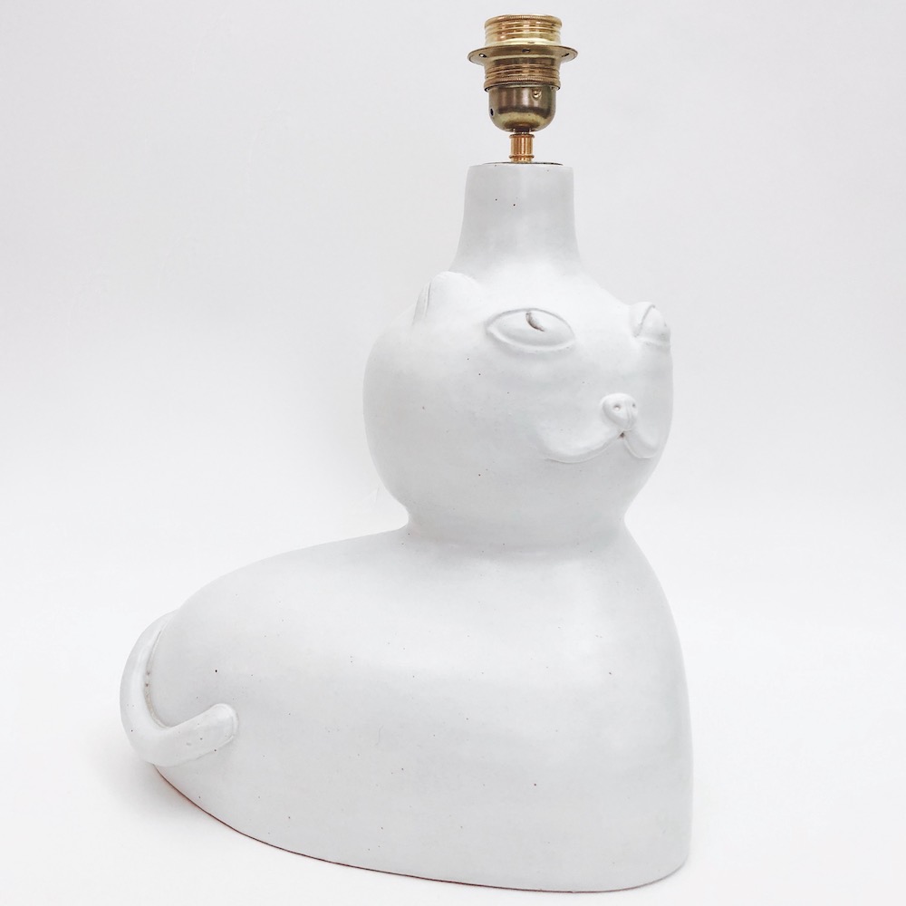 DaLo - White Ceramic Lamp Base, Cat