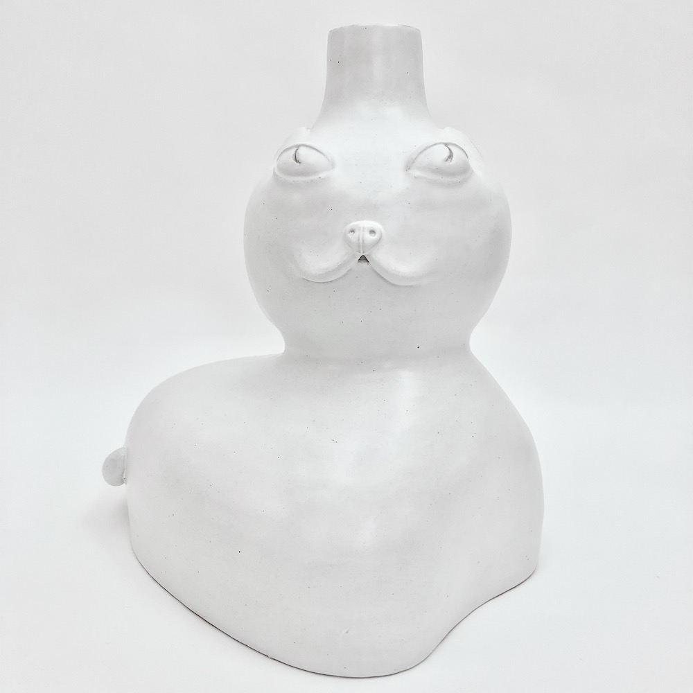 DaLo - White Ceramic Lamp Base, Cat