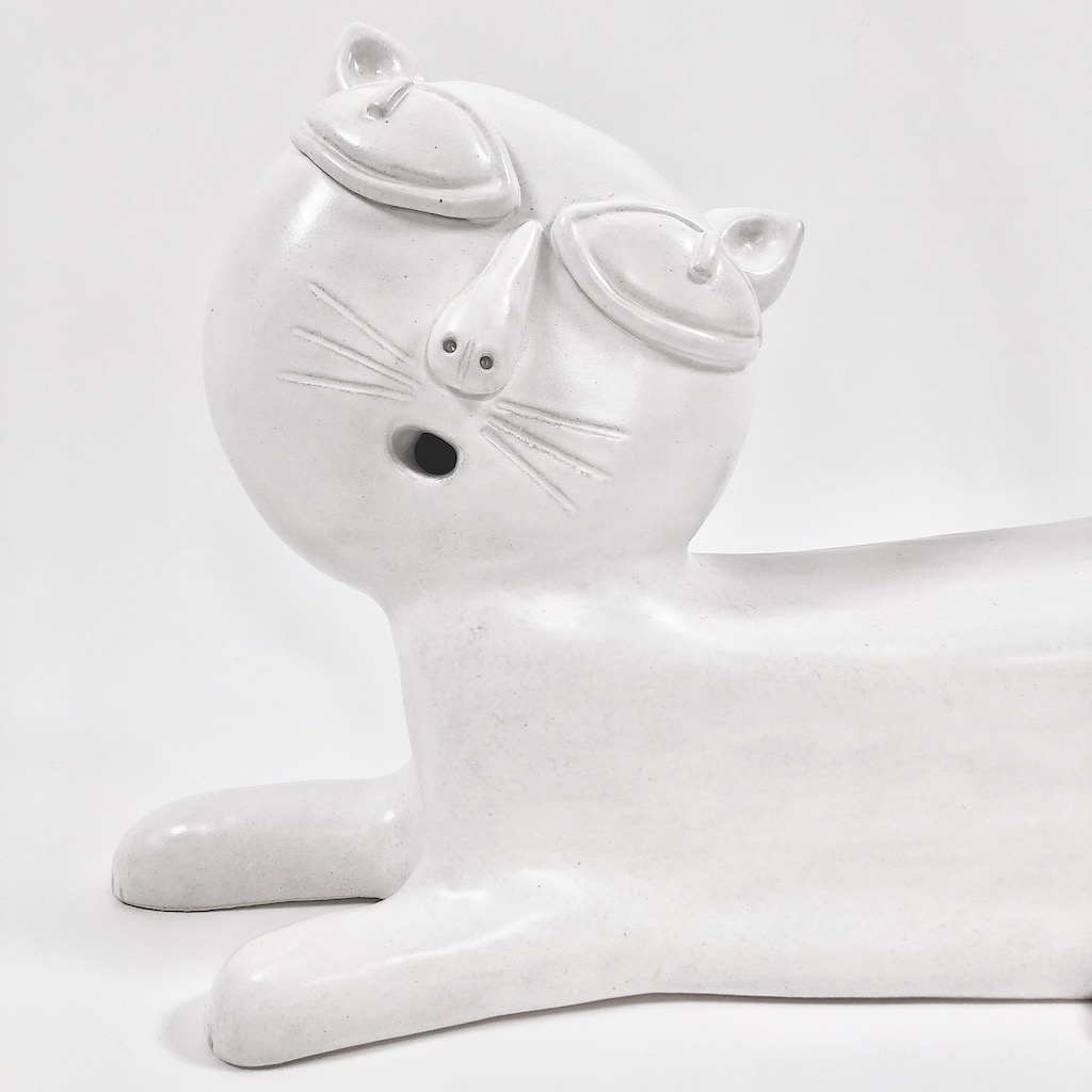 DaLo - White Ceramic Lamp Base, Cat Shaped